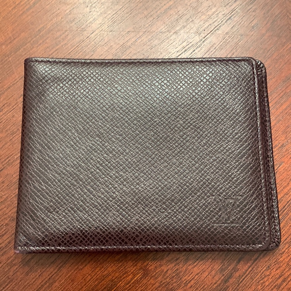 Authentic Gently used Mens Louis Vuitton wallet